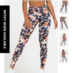 Lici fit Wild Thing V-cut Scrunch Leggings